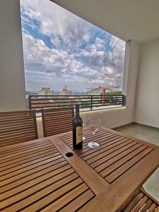 Apartments Tonkita With Jacuzzi Makarska Eksteriør bilde